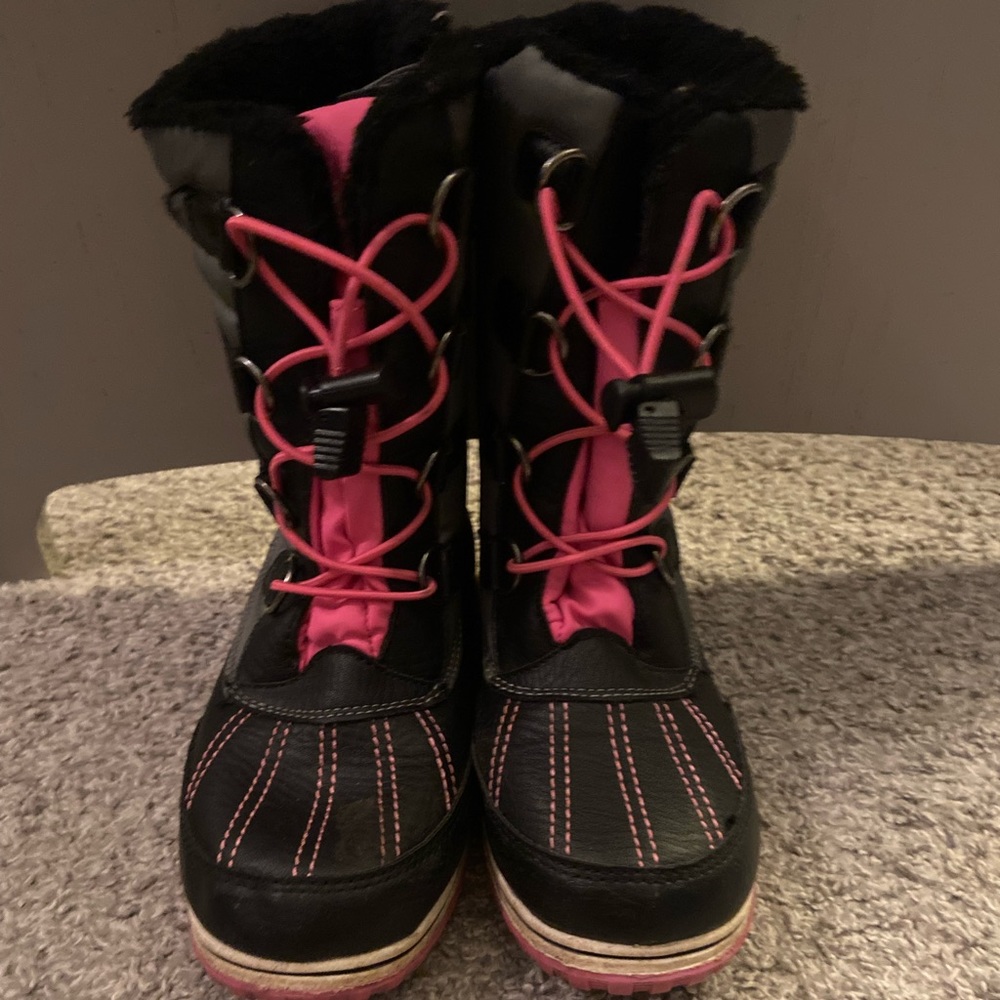 Totes winter boots big girls size 3! Great condition smoke free home